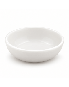 Rond wit keramieken schaaltje met een gladde, glanzende afwerking, een licht opstaande rand en een minimalistisch ontwerp op een witte achtergrond.