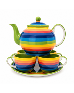Zesdelige keramische theeset met theepot, kopjes, schotel en kleurrijk regenboog streeppatroon.
