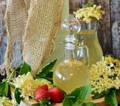 Zoetigheid voor je drankje, dessert of ontbijt? Gebruik eigengemaakte thee siroop!