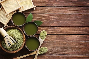 Matcha thee: schuimlaag maken